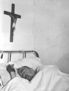 San Pio gravemente malato nel maggio del 1959.