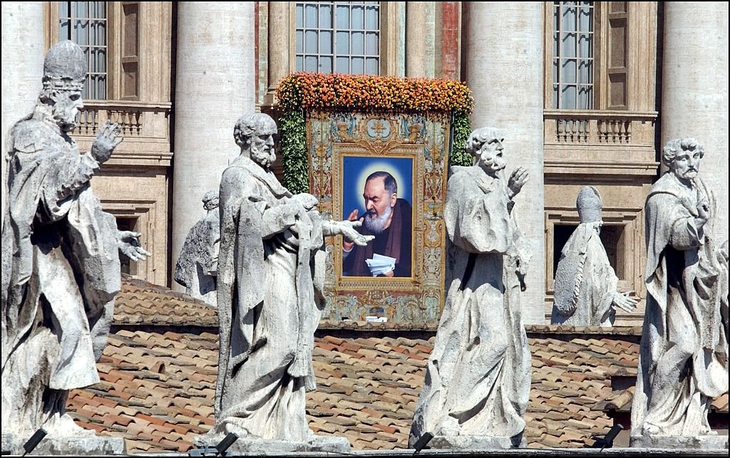 20 anni fa, Padre Pio Santo